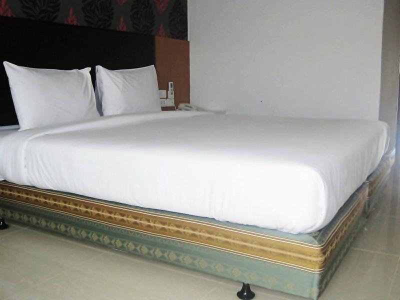Orange Grand Hotel Ban Khlong Phruan Extérieur photo