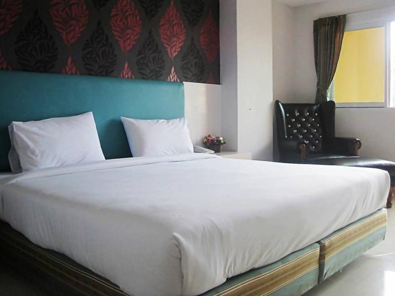Orange Grand Hotel Ban Khlong Phruan Extérieur photo